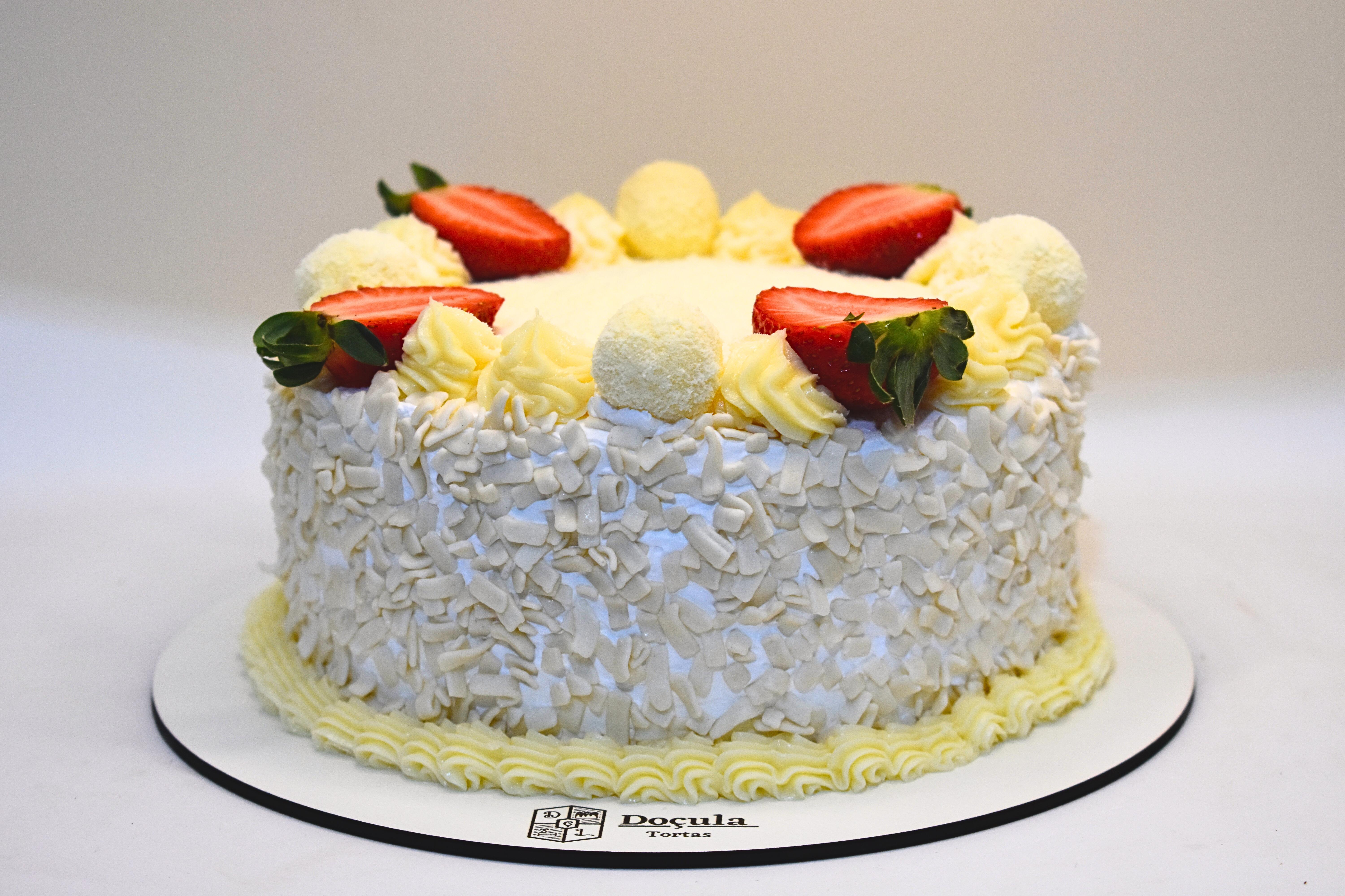 Torta 4 leites com Morango